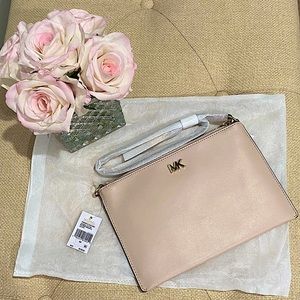 Michael Kors | Pouches and Clutches Medium Convertible Pouchette, Soft Pink